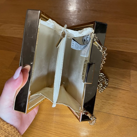 Aldo clutch with gold strap! - Picture 6 of 6